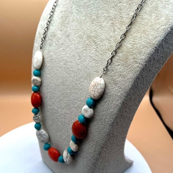 Magnesite, Dyed Agate & Faux Turquoise Beaded Necklace    M4 - Picture 5 of 9